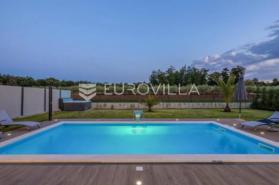 istra, poreč, luksuzna vila 244 m2 s bazenom i velikom uređenom okućnicom, pogled na more - slika 13
