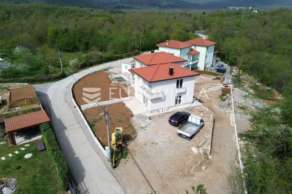 matulji, mučići, moderna dvojna kuća s bazenom i velikom okućnicom 711 m², četverosoban stan 212 m² - slika 8