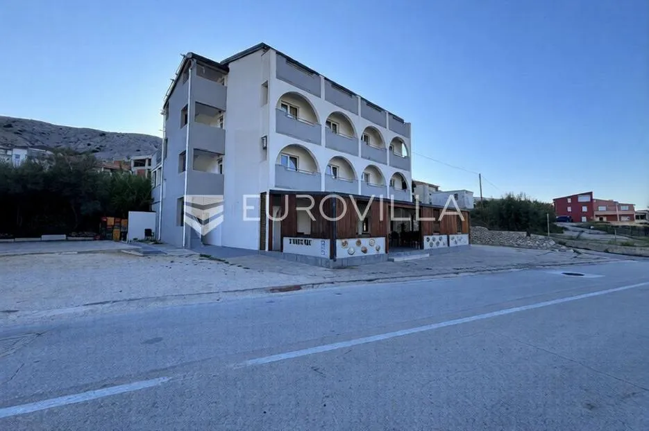 Otok Pag, Pag, Hotel s uhodanim poslovanjem, 100 m od plaže