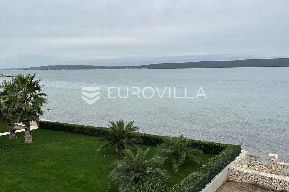 otok pašman, dobropoljana, klasična kamena vila u prvom redu do mora - slika 25
