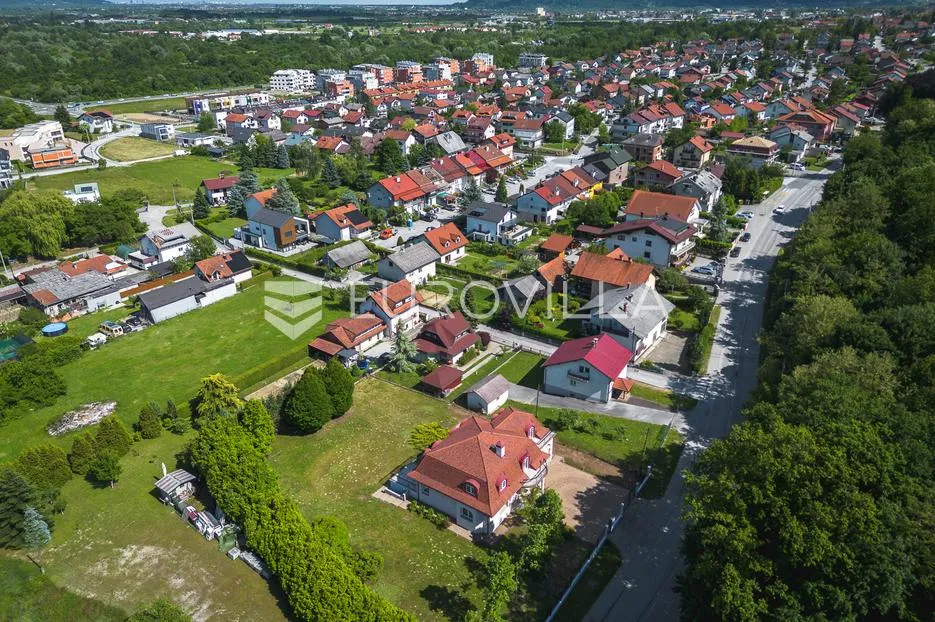 samobor, perivoj, obiteljska vila netto površine 323 m² na zemljištu 2.087 m² - slika 43