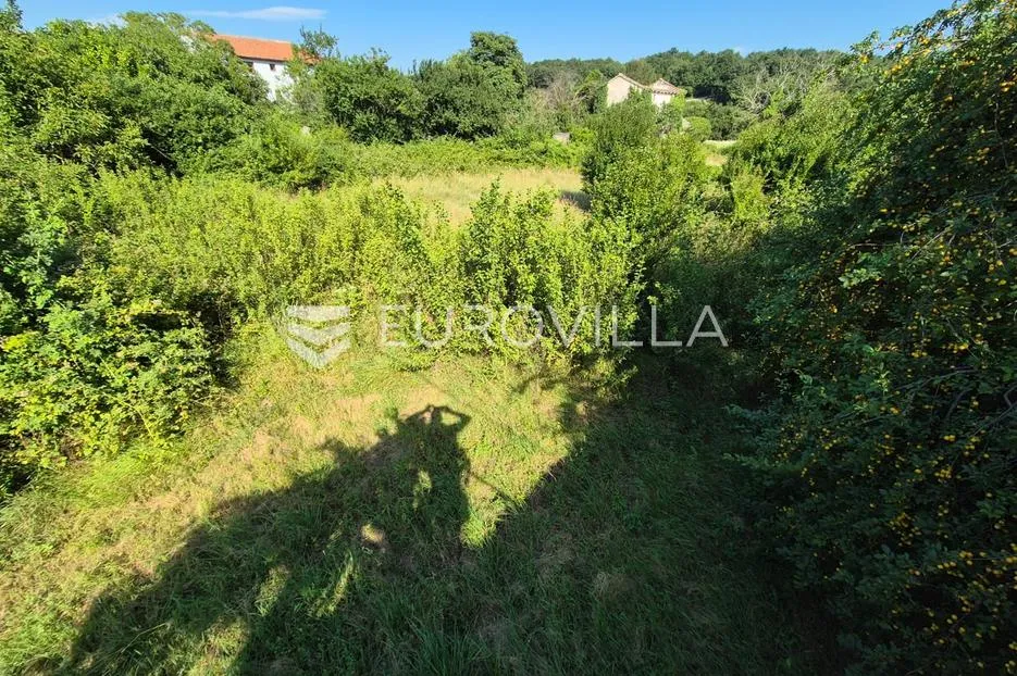 istra, dobravci, građevinsko zemljište 1154m2 s dva objekta - slika 3