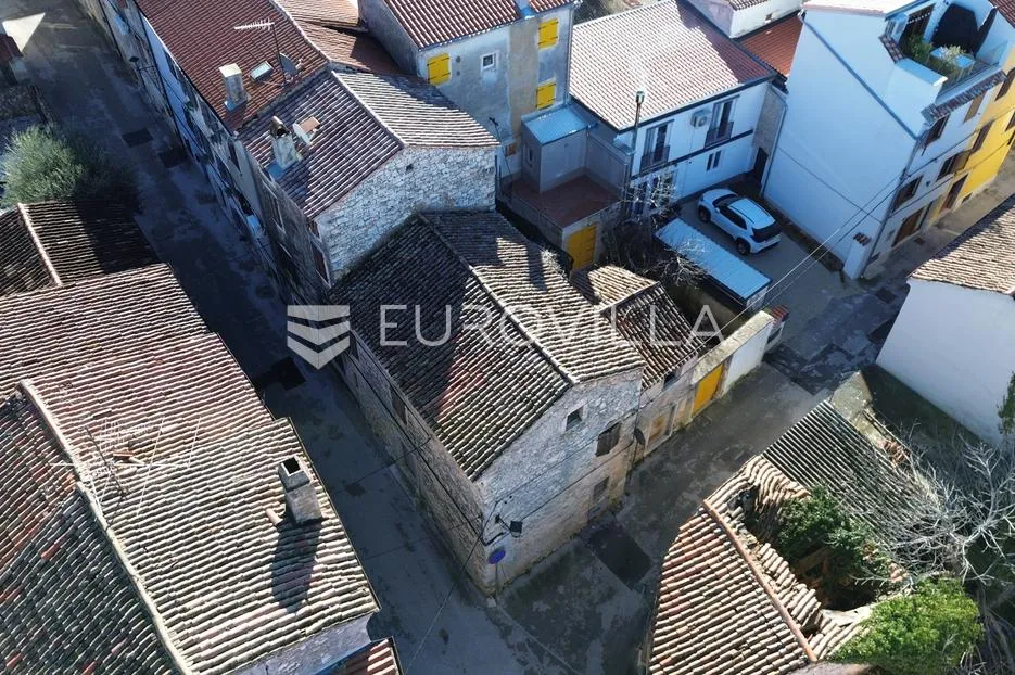 istra, vodnjan, kamena kuća za renovaciju u centru vodnjana - slika 8