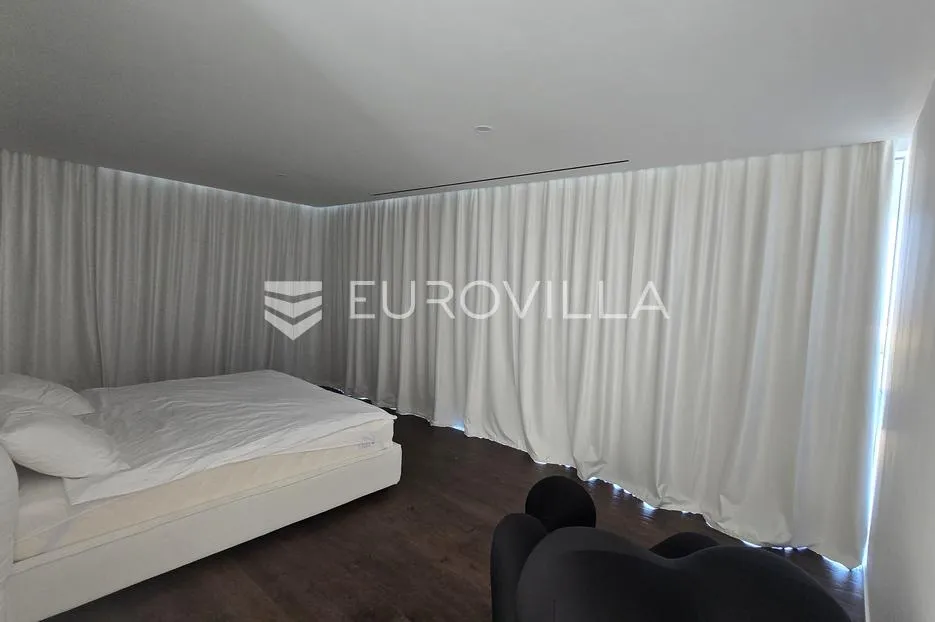 vodice, vrhunski opremljena i namještena luksuzna novoizgrađena vila - slika 6