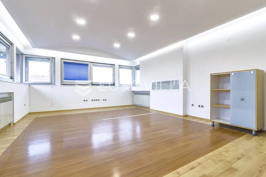 strogi centar, funkcionalan poslovni prostor za zakup 240 m² garažna i parking mjesta po potrebi - slika 6