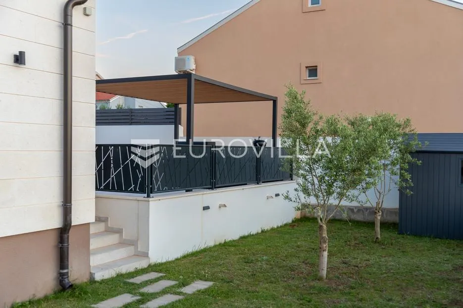 zadar, vrsi, prekrasna kuća za odmor s bazenom - slika 37