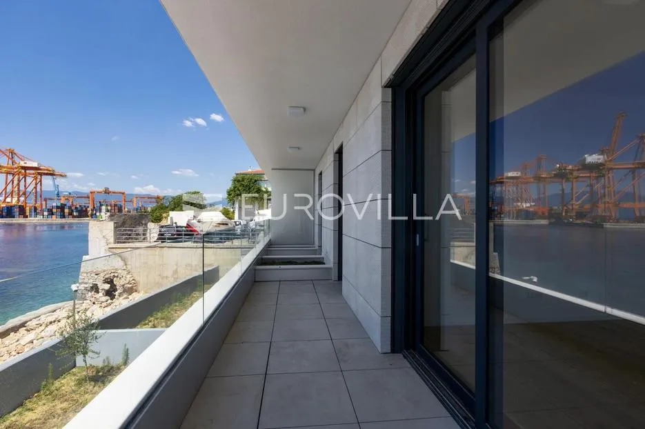 rijeka, pećine, novogradnja, luksuzan četverosoban stan 200,29 m² prvi red do mora - slika 8