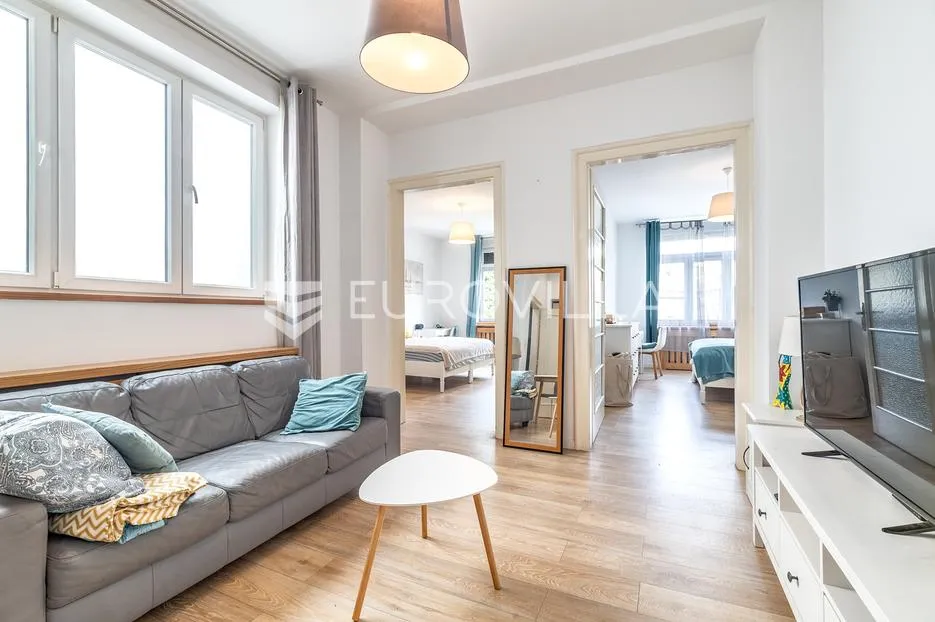 zagreb, centar, predivan četversosoban stan s balkonom 112 m² - slika 3