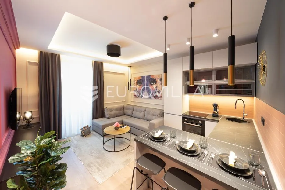 rijeka, centar, novouređen luksuzan stan nkp 115 m2 s tri apartmana - slika 13