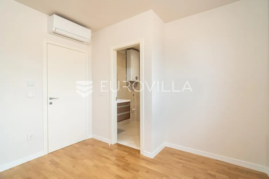 zadar, privlaka, luksuzni dvosoban stan 1. red do mora, 85,57 m² - slika 10