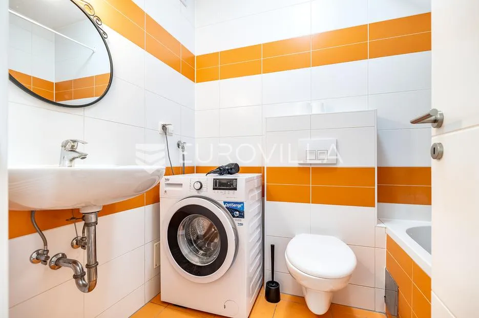 zagreb, trešnjevka, prekrasan trosoban stan 68 m², loggia - slika 7