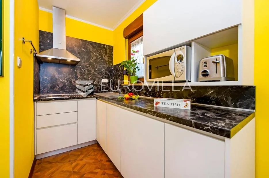 istra, rovinj, kuća 360 m2 s tri stana i zasebnom kućicom, izuzetna lokacija - slika 41