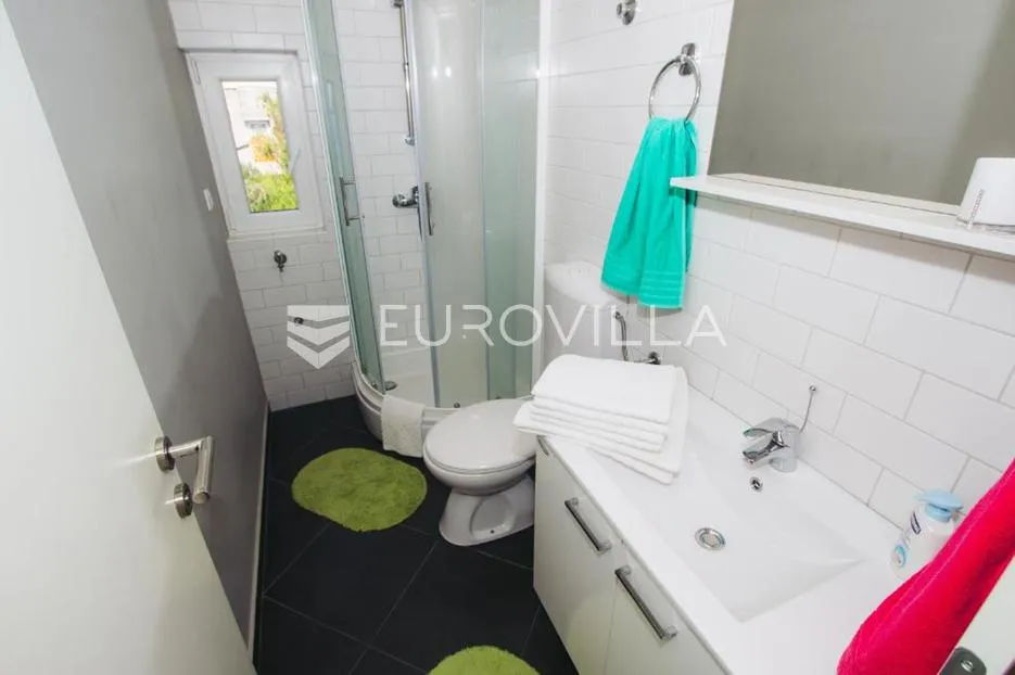 kaprije, prekrasna kuća s apartmanima, 180 m² - slika 19