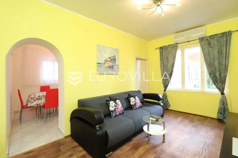 opatija, dvosoban stan od 43 m² u centru opatije - slika 3