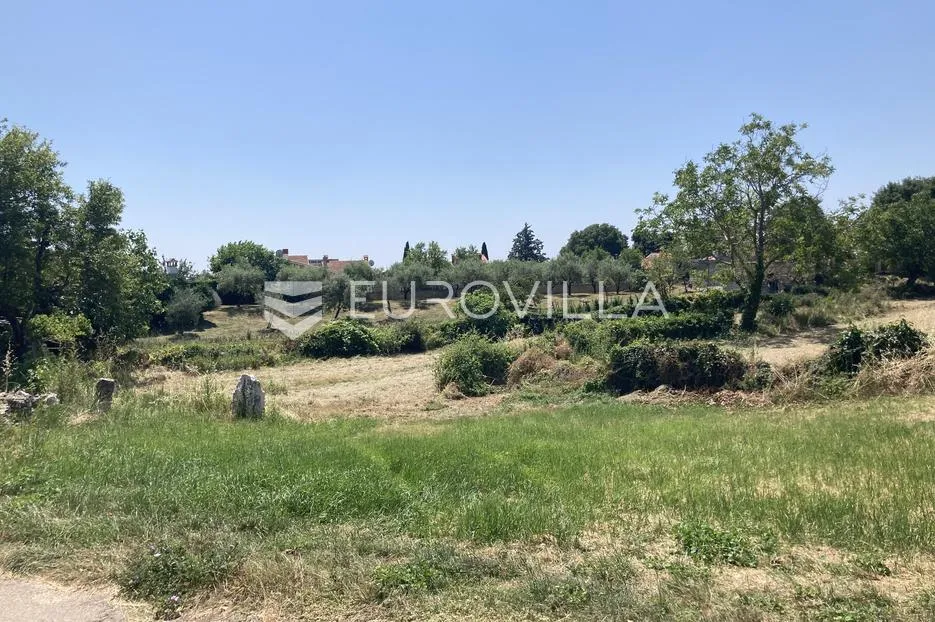 istra, puntera, građevinsko zemljište 837 m² na super lokaciji u centru mjesta - slika 2