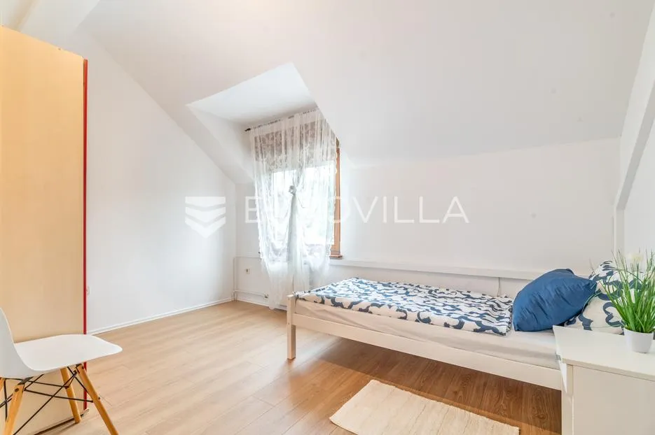 vinogradska, prekrasan peterosoban dvoetažni stan 140 m2 - slika 11