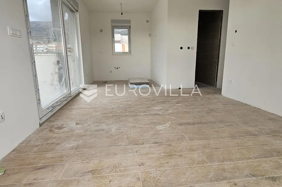 kaštela penthous s pogledom na more, trosoban stan 148,6 m², garaža za dva automobila - slika 2