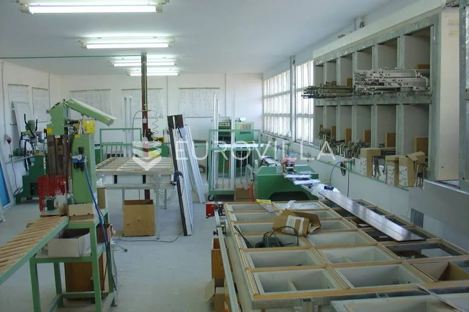 hrvatska kostajnica, industrijsko, proizvodno, uredska hala 914,29 m² na parceli 1417 m² - slika 5