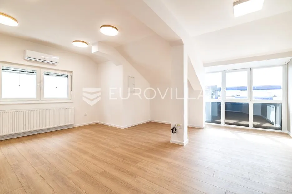 zagreb, sesvete, poslovni prostor, 4 prostorije, terasa, parking, 150 m² - slika 2