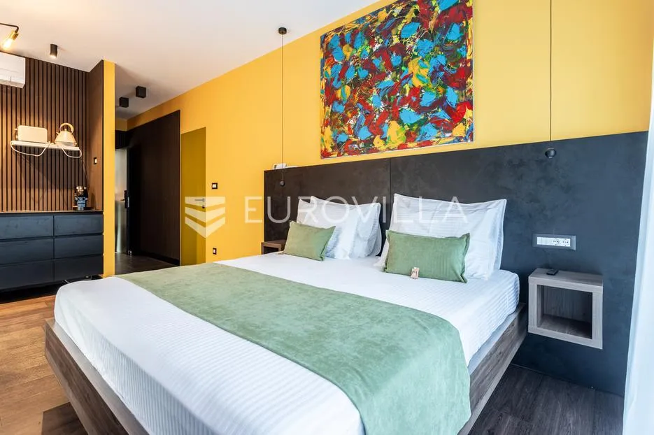 podstrana, apartmanska vila s bazenom i krovnom terasom - slika 3