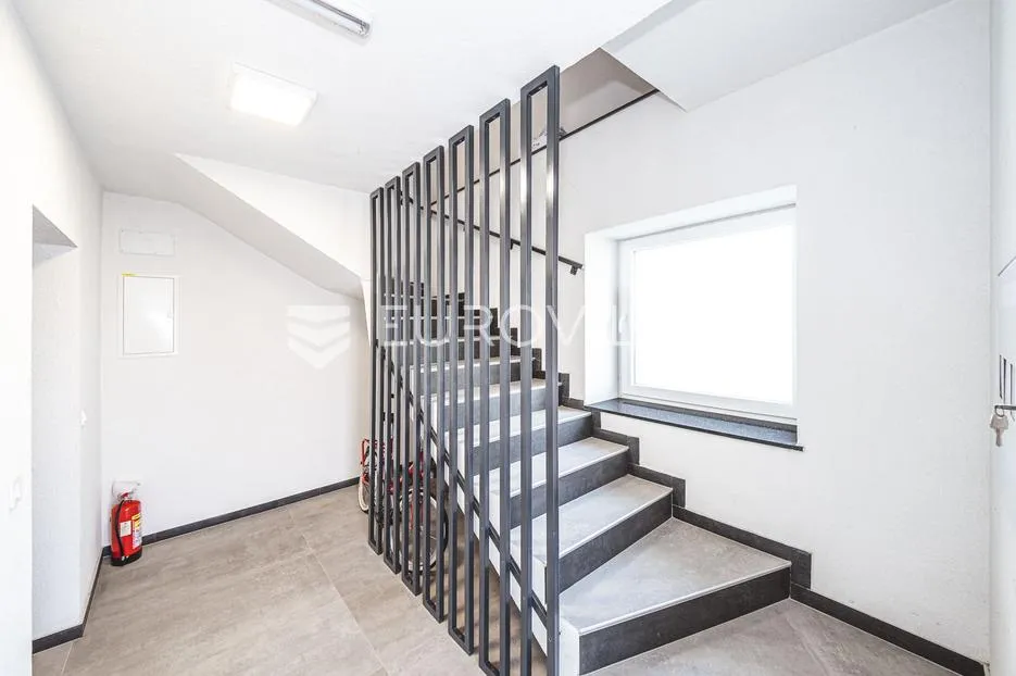 zaprešić, centar, četverosoban stan 160 m² s 4 parkirna mjesta, novogradnja - slika 19