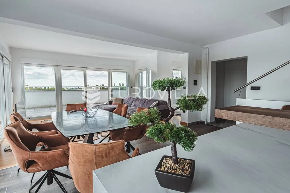 zagreb, maksimir, luksuzan četverosobni penthouse s dvije terase 137 m² - slika 2
