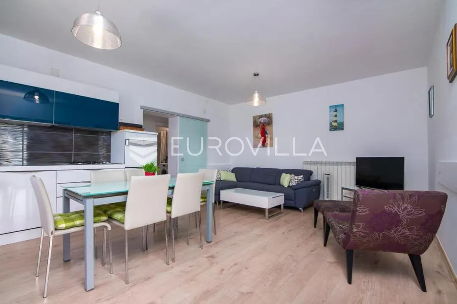 banjole, prekrasna uređena kuća nkp 350 m2 na velikoj okućnici od 3300 m2 - slika 34