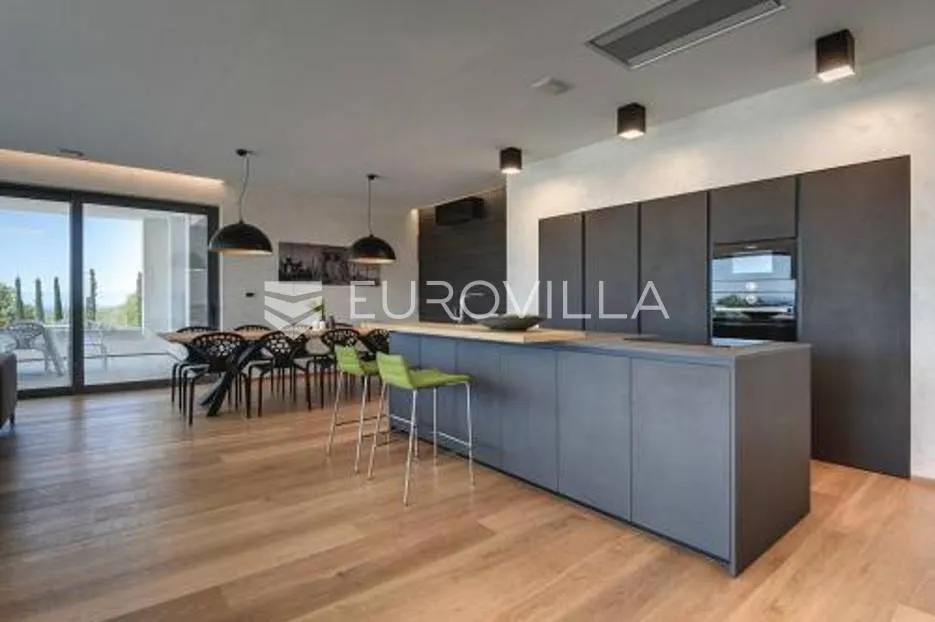 istra, vodnjan vila s pogledom na brijune 499 m2 - velika okućnica - slika 33