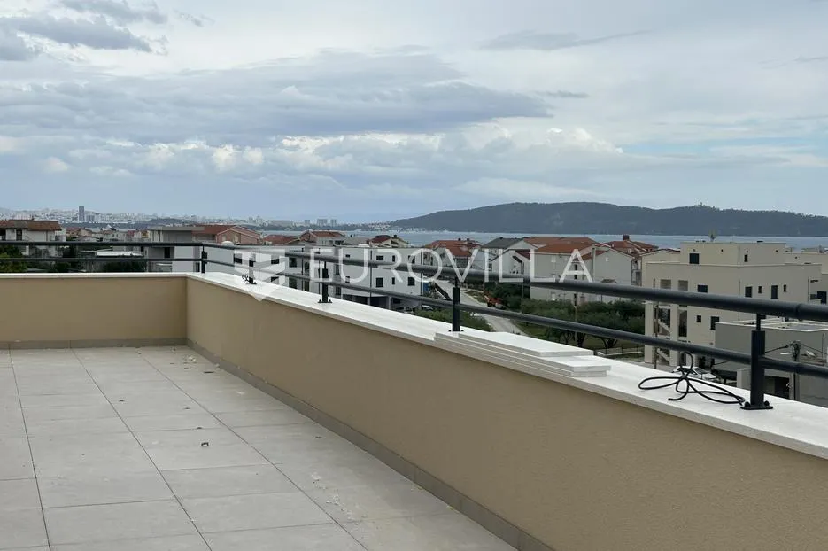 kaštel lukšić, četverosobni penthouse neto korisne površine od 112,08 m² s krovnom terasom - slika 15
