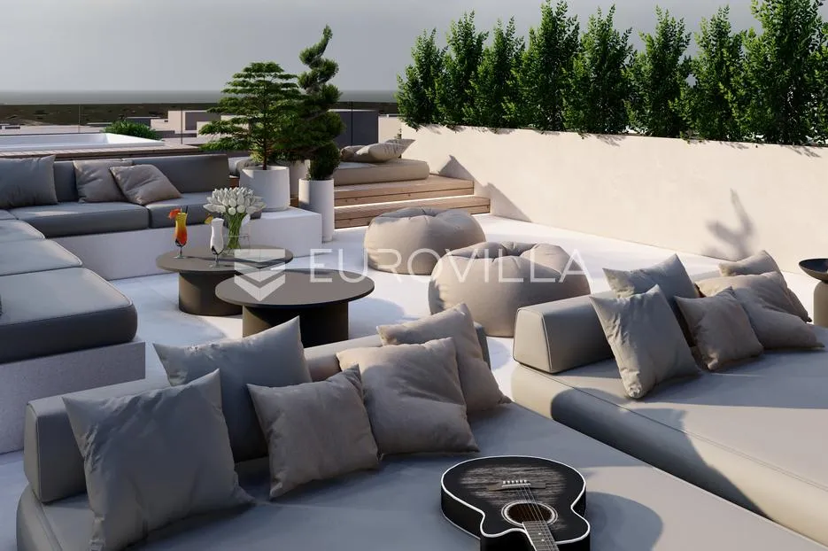 čiovo, okrug gornji, dvosoban penthouse s krovnom terasom i dva parkirna mjesta - slika 11
