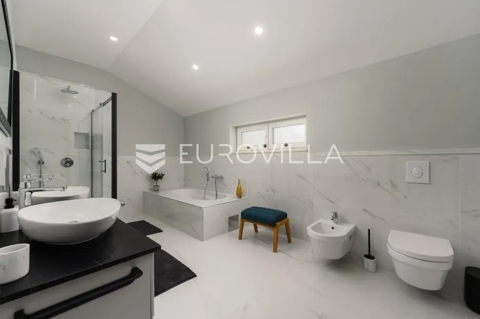 istra, kanfanar, moderna kuća s odvojenim apartmanom za dugoročan najam - slika 13