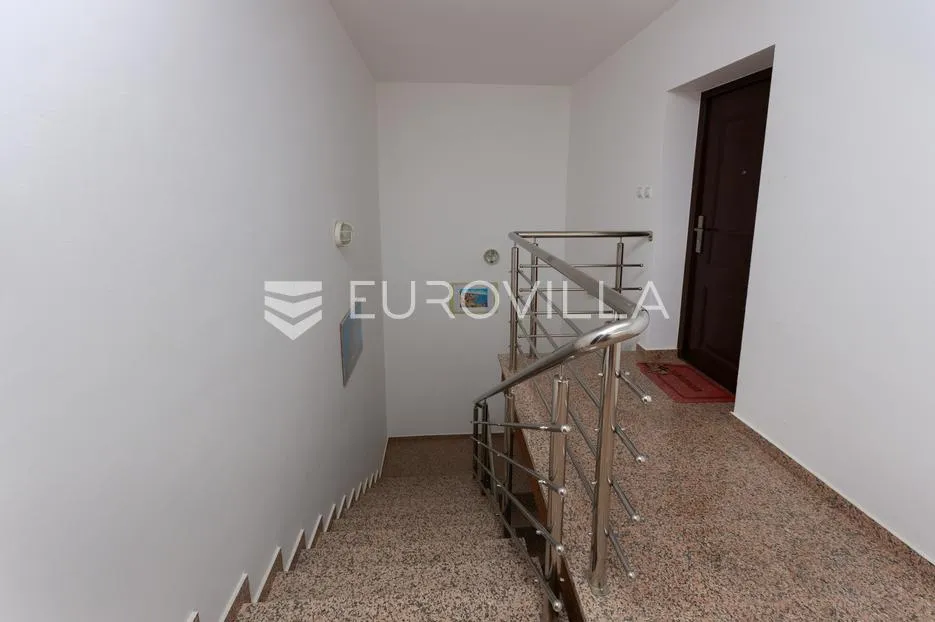 novi vinodolski, dvosobni stan od 54 m² s prekrasnim pogledom i potkrovljem od 30 m² - slika 16