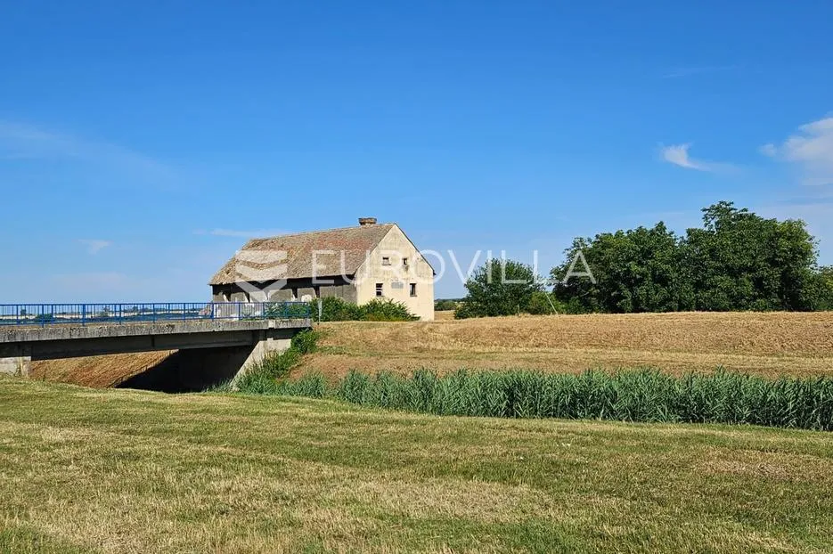 branjina, stari mlin površine 900 m² - slika 4
