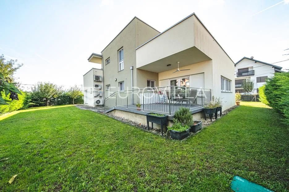 samobor, prekrasna moderna kuća 301 m² - slika 34