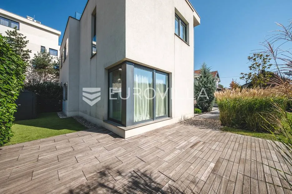 zagreb, mlinovi, luksuzan četverosoban stan 138 m² u duplex kući s garažom - slika 28