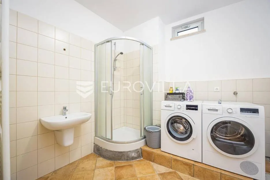 istra, banjole, prekrasna vila 277 m² na velikoj okućnici, 300 m od mora - slika 36