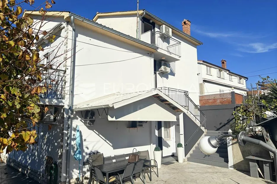 otok rab, kampor, kuća s 4 stana, 100m od mora - slika 16