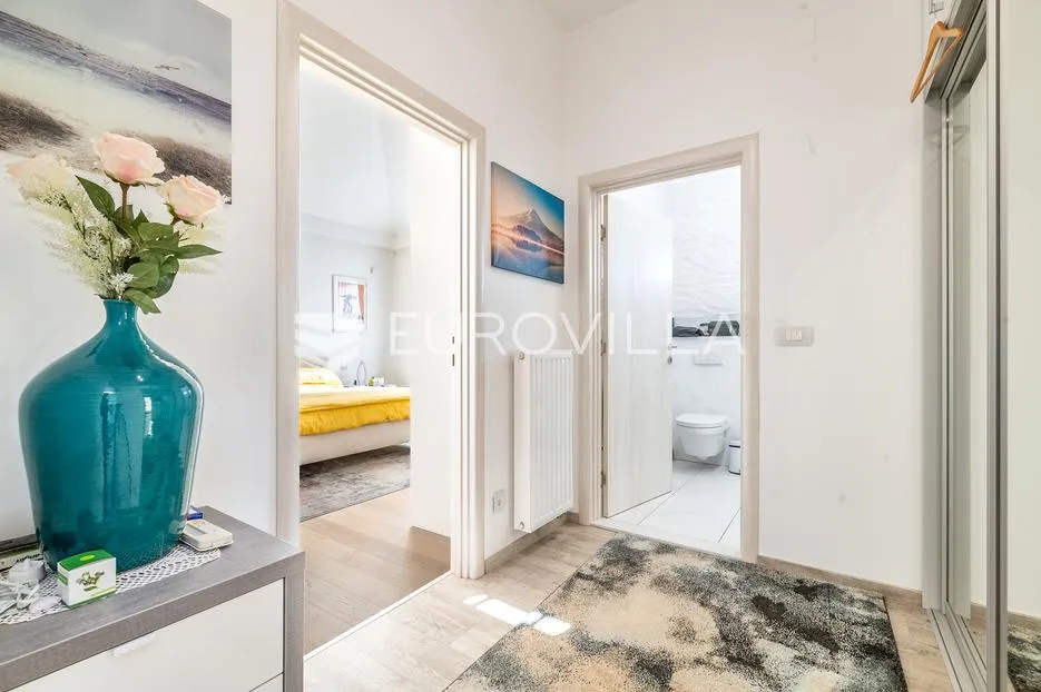 novi zagreb, čehi, moderna kuća 240 m² na zemljištu od 3100 m² - slika 9