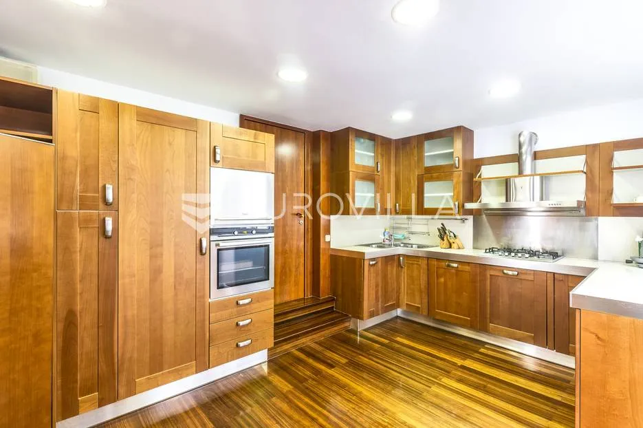 zagreb, mlinovi, luksuzna vila 860 m² na zemljištu 2600 m² - slika 6
