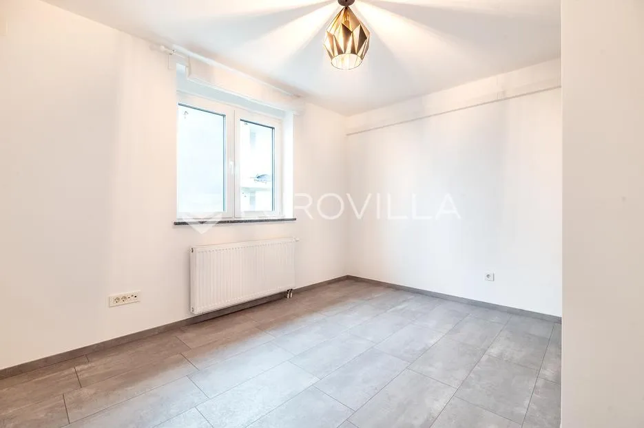 sveti ivan zelina, prekrasna dvojna kuća površine 385 m² - slika 11