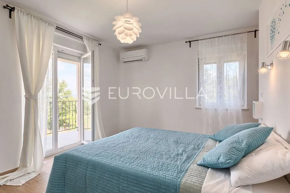 istra, rakalj, prekrasna vila s bazenom i pogledom na more na 1000 m² zemljišta - slika 17