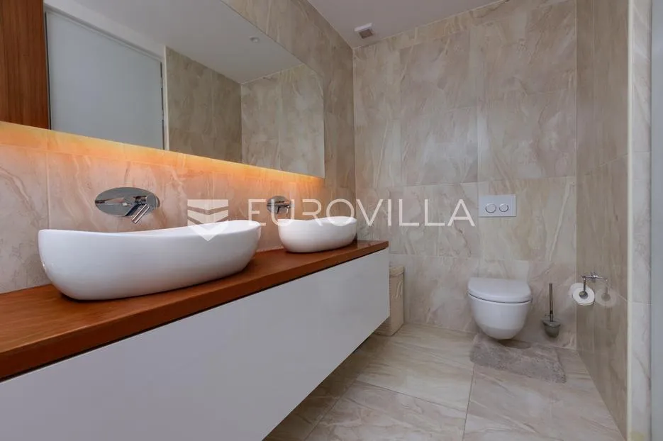 matulji, penthouse peterosobni dvoetažni stan160 m², terasa 130 m² i privatna okućnica 250 m² - slika 17