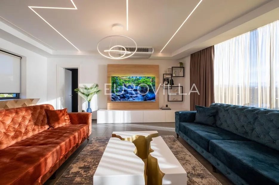 opatija, prekrasan penthause 228 m² s besprijekornim pogledom - slika 21