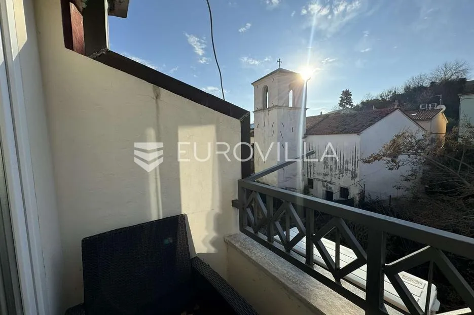 istra, pula, strogi centar, jednosoban stan s pogledom na more - slika 9