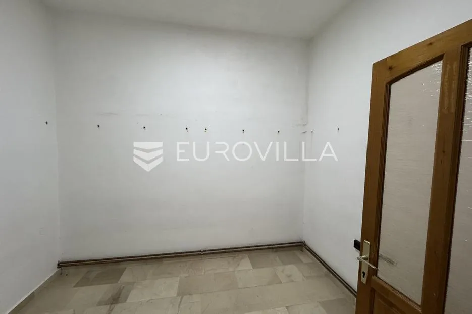 đakovo, centar, poslovni prostor 250 m2, odlična lokacija - slika 8