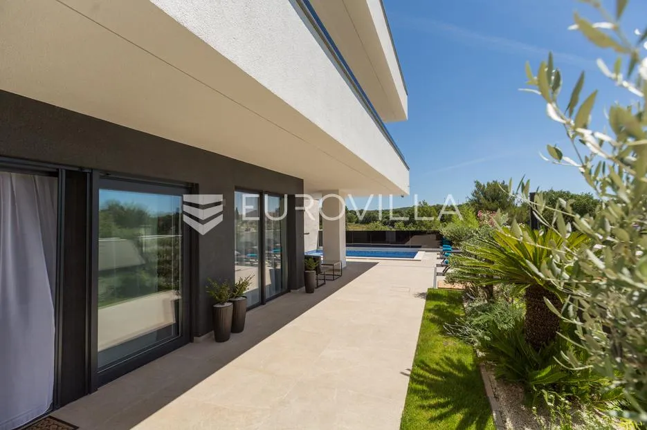 istra, medulin, moderna elegantna vila 200 m² blizu mora i plaža - slika 7