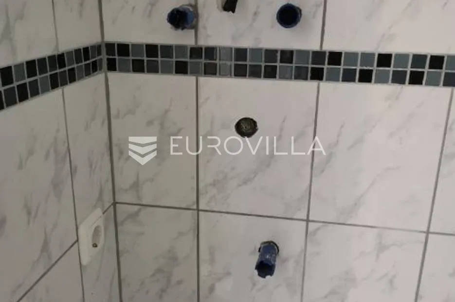 rovinj, poljoprivredno zemljište veličine 4798 m2 sa upisanim objektima - slika 12