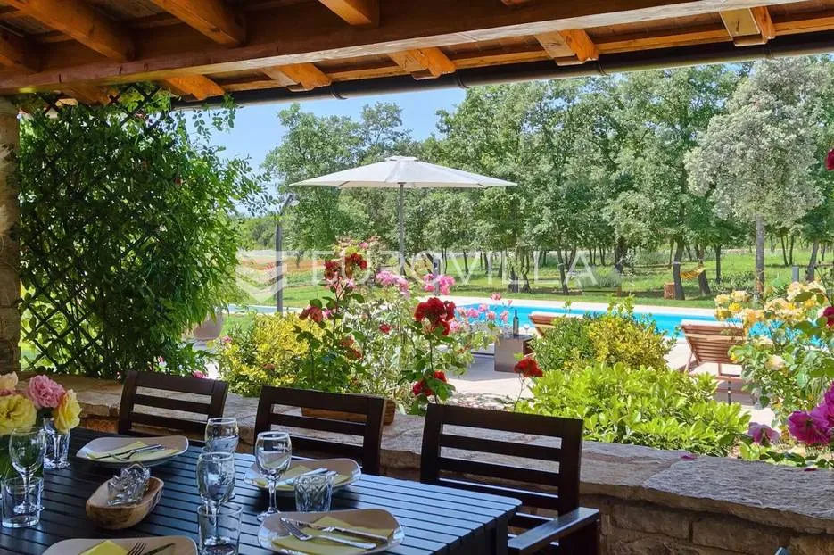 istra, bale, vila s bazenom na imanju od 30.000 m2 u osami - slika 14