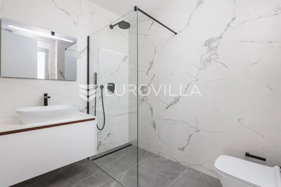 opatija, centar, prekrasan trosoban u novogradnji s pogledom na more nkp 110.54 m2 - slika 10