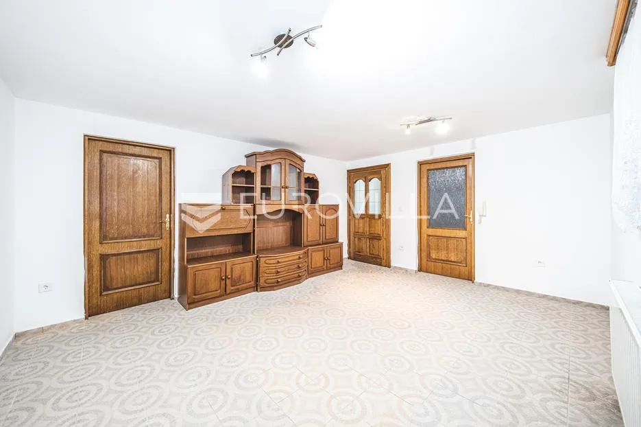 zagreb, gračani, prekrasan troetažan šeterosoban stan s vrtom 278,66 m² - slika 17